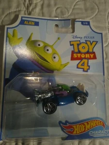 Alien Disney Toy Story 4 Hot Wheels Character Car 2018 NEW - Picture 1 of 1