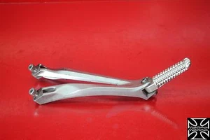 08 2008 YAMAHA YZF R1 RIGHT REAR BACK PASSENGER PEG - Foto 1 di 9
