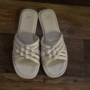 A New Day Trenzado Crema Planos Talla 9.5 - Imagen 1 de 3