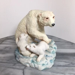 Vintage Aynsley Polar Bear & Cubs Porcelain Figurine Made in England - Picture 1 of 8