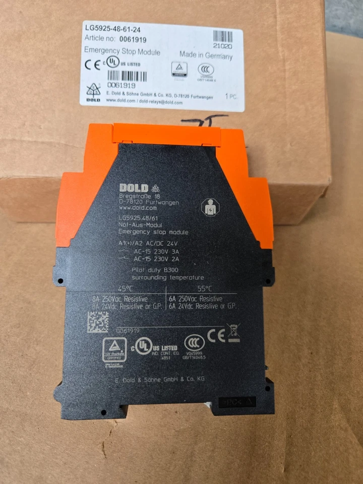 Dold LG5925-48-61-24 / LG5925.48/61/24 / LG5925486124 E-Stop Relay - Image 1 of 4