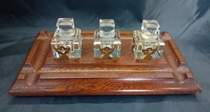 Superb Antique Vintage Oak Treble Inkwell & Pen Stand Cut Glass Inkwells - Foto 1 di 14
