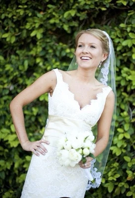 Vestido de novia Tara Keely, satén champán y encaje, talla 4 Foto 1 de 4