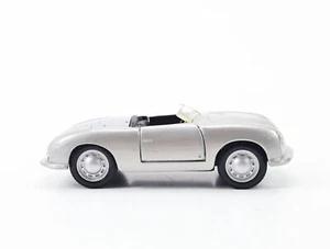 Maisto Modellino Auto Porsche No. 1 Tipo 356 Roadster 1948 argento-metallico 1:34 - Foto 1 di 6