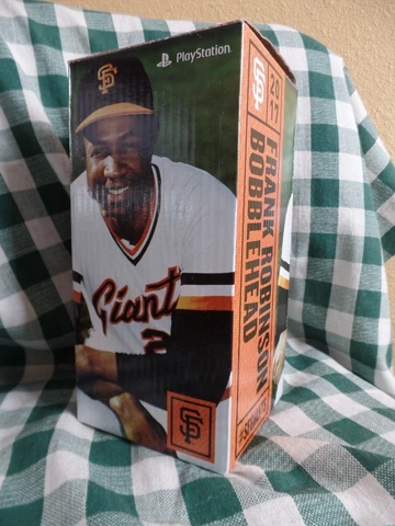 San Francisco Giants 2017 Frank Robinson SGA bobblehead bobble  NIB Cover