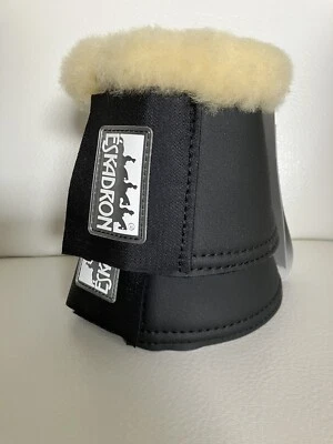 Eskadron Sprungglocken Hufglocken * Lammfell * Gr. S * schwarz * NEU - Bild 1 von 3