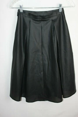 Falda BCBGeneration de cuero sintético perforado línea A negra talla 0 Foto 1 de 4