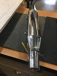 Silenciador catalítico delantero Harley Davidson OEM #65232-04 - Imagen 1 de 1