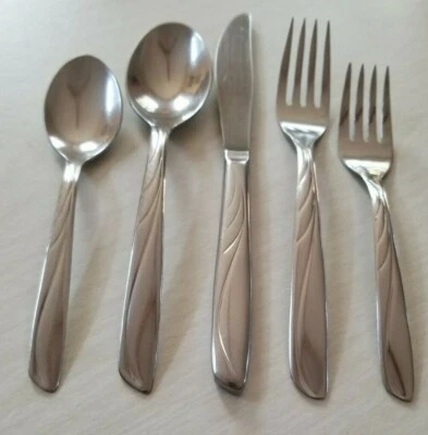 Lote de 4 piezas de cuchillos Silco INS125 tenedores cucharas acero inoxidable internacional elección de EE. UU. Foto 1 de 4