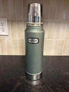 Vintage Stanley Aladdin Thermos Green Steel A-944C 1 Qt 32 oz - Picture 1 of 4
