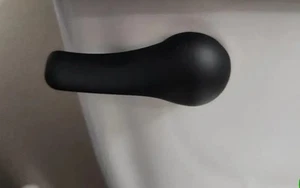 Mango de enjuague de inodoro negro - Repuesto de palanca de montaje frontal contemporáneo - Imagen 1 de 23