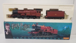 Hornby Harry Potter R2662 Hogwarts Express 4-6-0 Castillo de Hogwarts - Imagen 1 de 7