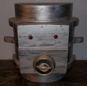 DE COLECCIÓN ARTE POPULAR EXTRAÑO ESCULTURA CABEZA ROBOT ILUMINA OJOS DE MOLDE ANTIGUO vafo - Imagen 1 de 9