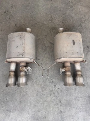 Silenciadores de escape Chevrolet Corvette C7 2014-2019 OEM NPP sin actuadores Foto 1 de 4