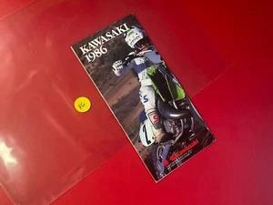 KAWASASAKI • 1986 línea completa Dirt Street motocicleta bolsillo folleto de ventas 86 - Imagen 1 de 4