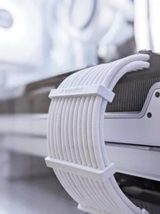 Custom White Gaming PC with RX 7900 XTX / Ryzen 7 7700X / 32GB DDR5 / 1 TB SSD - Afbeelding 1 van 6