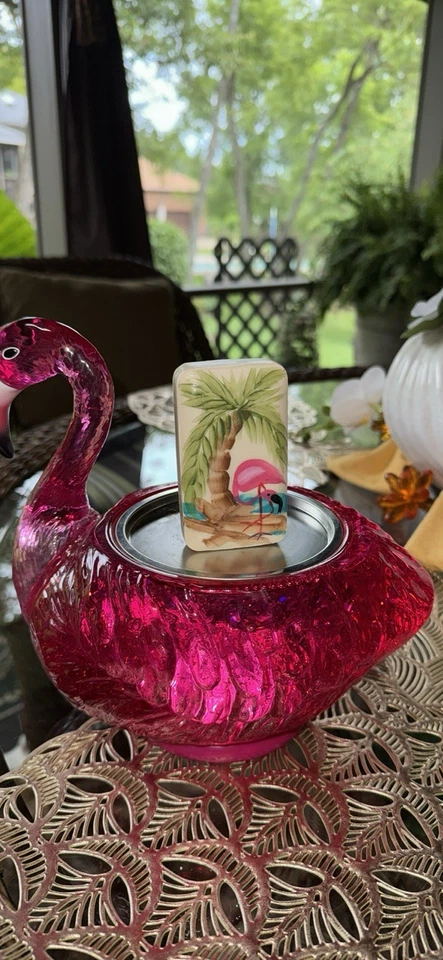 Candelabro Bath & Body Works rosa flamenco globo de agua iluminado 3 mechas  Foto 1 de 4