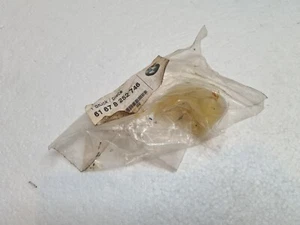 2000-2003 BMW X5 E53 Series SPRAY NOZZLE Right cap NEW OEM 61678252746 - Picture 1 of 2