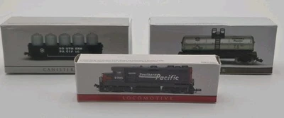 Southern Pacific HO Scale Train Lot – Locomotive 9725 + Tank Car + Canister Car  - Image 1 of 3