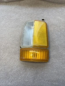 Lámpara de esquina delantera izquierda Crown Victoria 1990 **Desgaste** **Sin enchufe** - Imagen 1 de 24