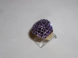 BRILLANTE ANILLO DE BANDA CÚPULA ANCHA DE CRISTAL AUSTRIACO PÚRPURA 10 - Imagen 1 de 1