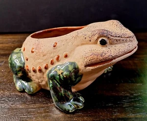 Frog Pottery Planter Tan Speckled With Green Glazed Legs 7"L X 5"W X 3.5"H - Picture 1 of 14