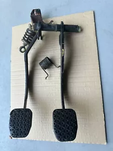 BMW E34 525 535 540 M5 Manual Transmission Pedals LHD E31 840 850 E32 730 735 - Picture 1 of 2