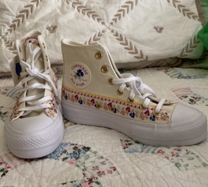 Converse Hightops Canvas Floral Gr. 7,5 Chuck Taylor - Bild 1 von 11