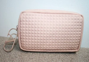 Valentino Beauty Tachonado Beige Desnudo Viaje Maquillaje Bolso sin asas V Logo Cremallera Nuevo - Imagen 1 de 4