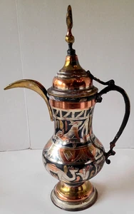 Antica brocca islamica statuina Ewer 15" intarsiata ottone rame e argento egiziano - Foto 1 di 12