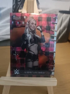 2025 Topps Chrome Cactus Jack WWE #29 Karmen Petrovic Red and Black Flannel - Bild 1 von 2