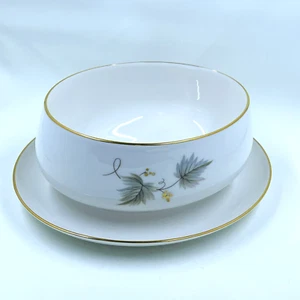 Noritake Ivory China FANTASIA Gravy Boat y placa base adjunta 7532 Japón 6" - Imagen 1 de 10