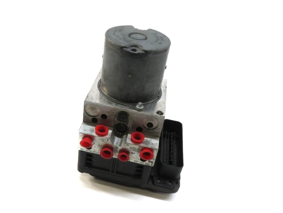 BMW ACTIVE HYBRID 7 (F04) 2013 tracción trasera transmisión automática antibloqueo ABS bomba de freno y módulo Foto 1 de 4