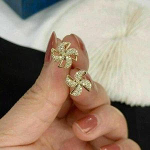 1.50 Ct Round Simulated Diamond Cluster Flower Stud Earrings Yellow Gold Plated - Picture 1 of 4