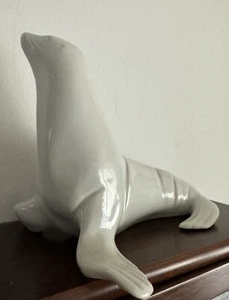 Seal-Royal Dux Porcelain-Mid-Century-Vintage - Picture 1 of 3