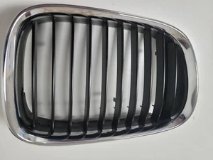 BMW 51 13 8 159 316 GRILLE FRONT BLACK - Picture 1 of 9