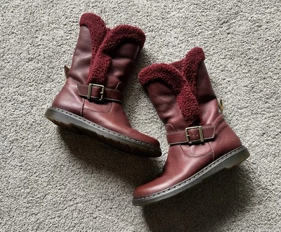 Dr. Martens Brielle Women’s Sz 7 Sheepskin Rigger Boot Cherry Red Faux Fur Lined - Image 1 of 4