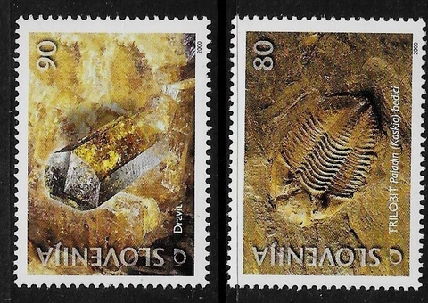 SLOVENIA Sc 397-8 NH issue of 2000 - FOSSILS & MINERALS Cover