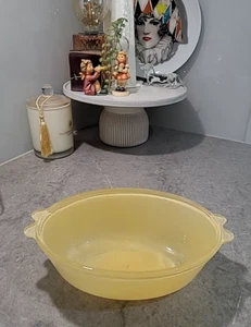 Vintage Buttercup Yellow Oval Pyrex Australia Made Serve ware  - Picture 1 of 9