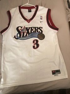 Vintage Philadelphia 76ers Allen Iverson NBA Nike Trikot #3 XL Stitched Graphic - Bild 1 von 5