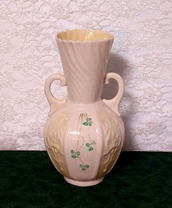 Large Belleek Irish Porcelain 2- Handled Panel Vase 4th Mark, 1946-1955 RARE! - Picture 1 of 6