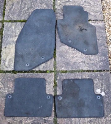 Alfombrillas gris/negro Volvo S60 V70 XC70 2005-2007 Foto 1 de 4