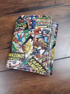 NWOT Marvel Superheroes Spiderman All Over Print Tri Fold Men Nerd Wallet - Imagen 1 de 3