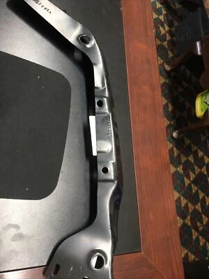 Soporte lateral izquierdo conductor superior Toyota Tundra 2014-2020 nuevo más barato Foto 1 de 4