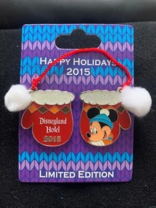Disney DLR Happy Holidays 2015 Mickey Mittens Pin #112006 LE Disneyland Hotel - Bild 1 von 11