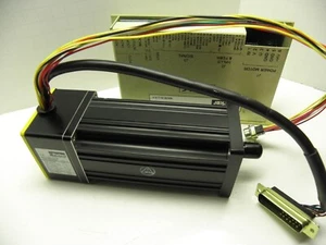 Parker Servo Motor SM232BE-KFLB with Parker CA090-00602B Amplifier - Picture 1 of 6