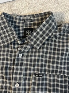 Volcom Popular Plaid Shirt Mens Size XL Short Sleeve Modern Fit - Picture 1 of 4