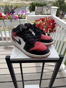 NIKE AIR JORDANS JUNGEN JUGEND GRÖSSE 7 STANDARD, SCHÖNER & GEPFLEGTER GEBRAUCHTER ZUSTAND - Bild 1 von 19