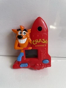 Crash Bandicoot LCD Spiel rot Mc Donalds Happy Meal Junior Tüte 2004 - Bild 1 von 2