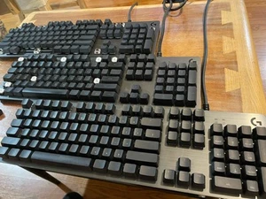 3 Logitech G512 Carbon GXBraun Kabelgebunden Gaming Tastaturen RGB Hintergrundbeleuchtung - Bild 1 von 4